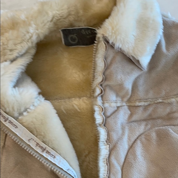 Come Quore Girls Tan Faux Fur and Suede Vest-Size 2 - Picture 5 of 6